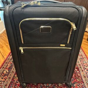 Tumi Short Trip Expandable 4 Wheeled Packing Case